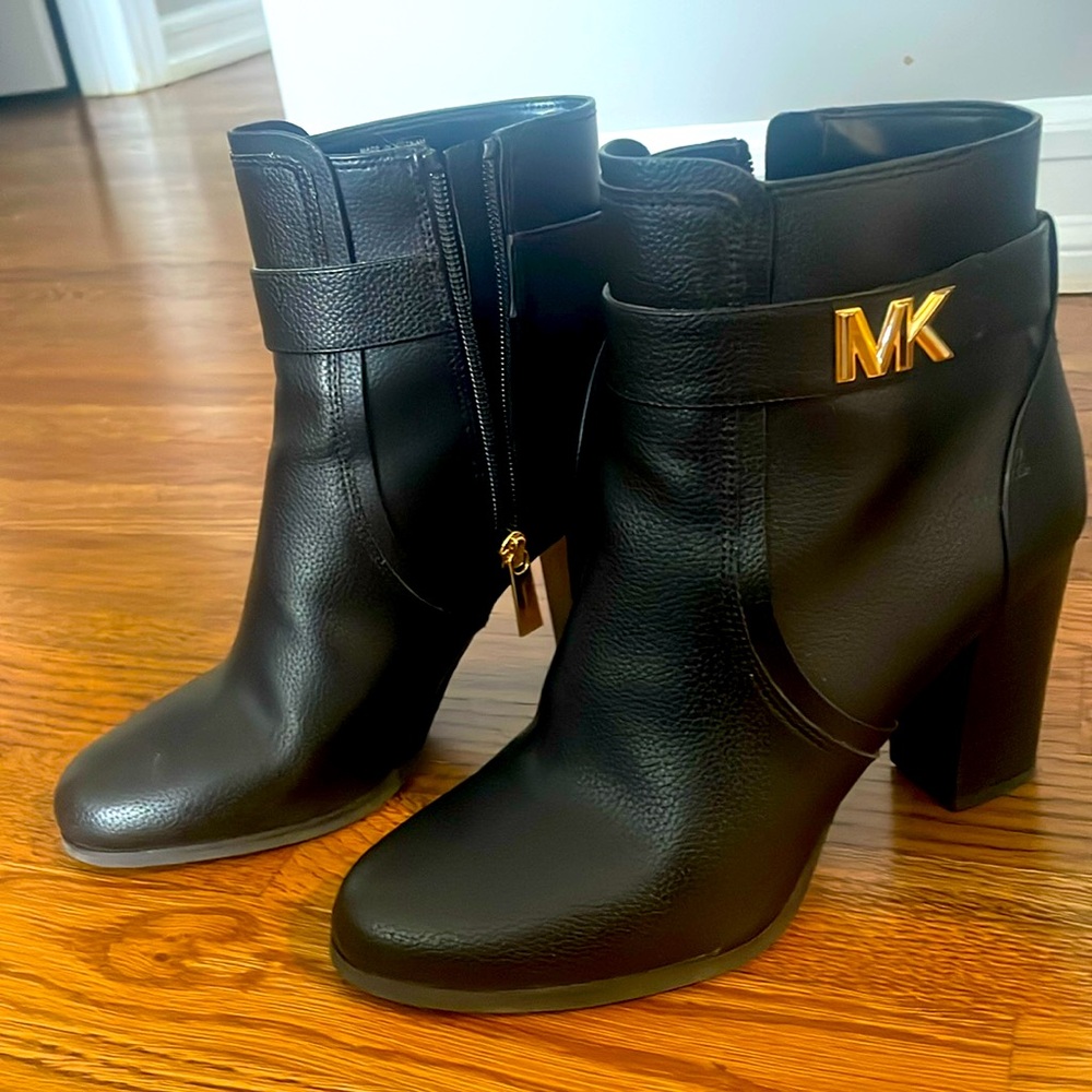 Brand new without Box Michael Kors black boots Size 7 1/2